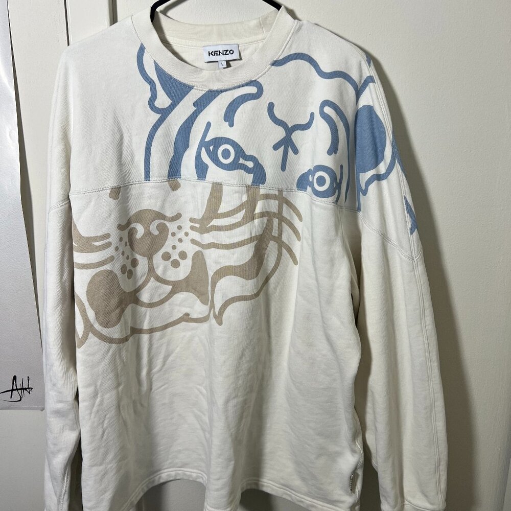 ✨ Rare Find: Kenzo Limited Edition Tiger Sweatshirt ✨
